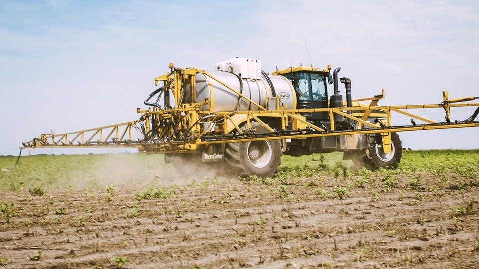 Experts Recommend Adjuvants to Close Gaps in Herbicide Performance